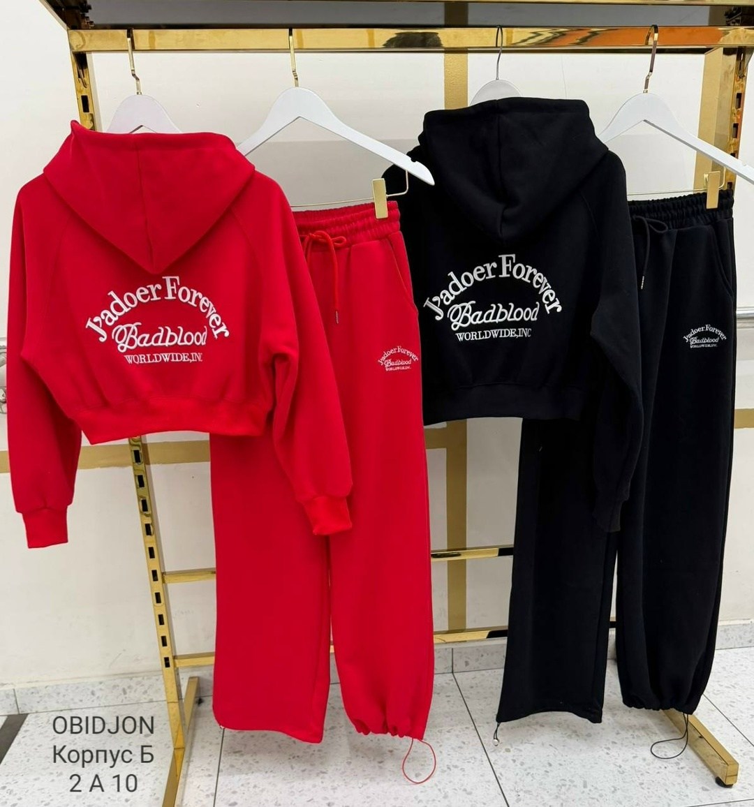 женский красный костюм miu miu,женский спортивный костюм,спортивный костюм,женский костюм,спортивный костюм miu miu женский