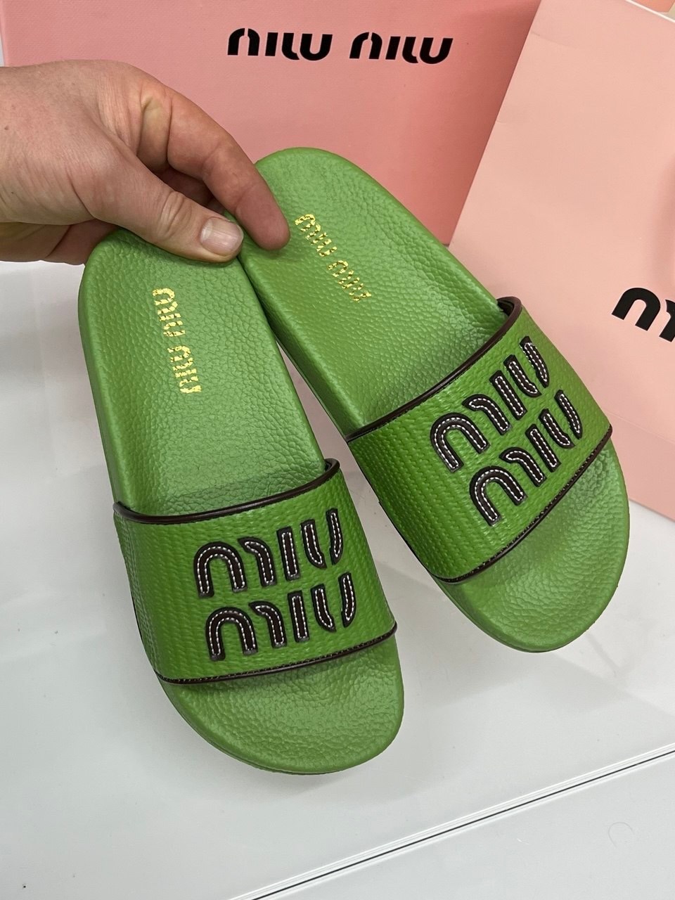 шлепанцы miu miu,шлепанцы женские,шлепки миу миу,шлепанцы модные,