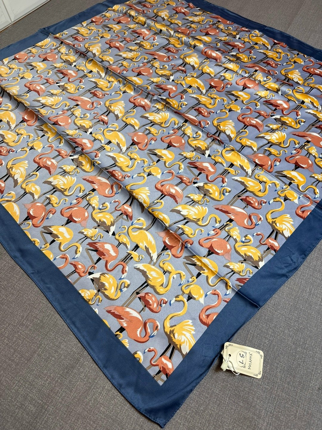 платок фламинго,платок шелковый,платки женские,платок женский с принтом,шелковый платок 100х100