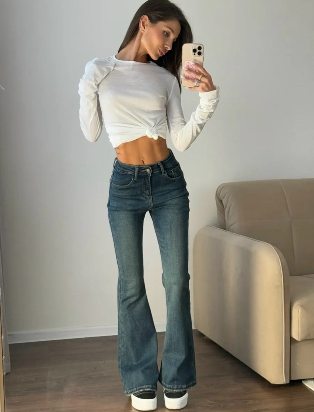 женские джинсы клеш,джинсы клеш,женские джинсы-клеш с высокой талией,женские джинсы,модные брюки клеш