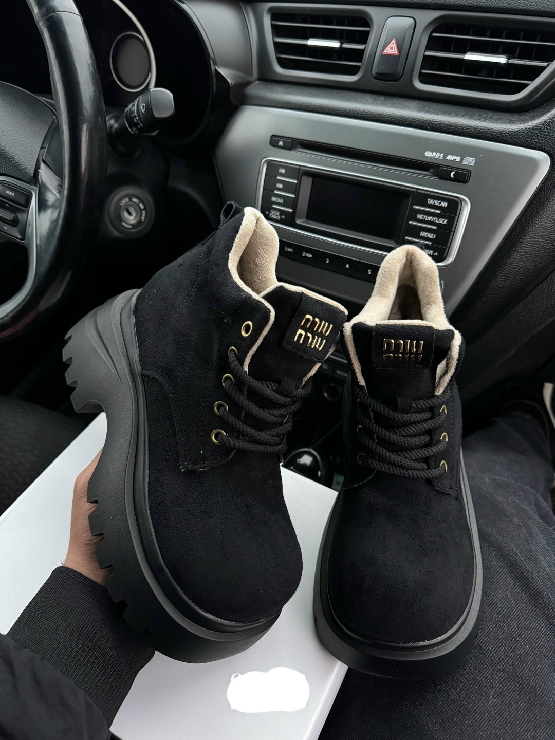 ,ботинки miu miu,ботинки замшевые женские miu miu,женские ботинки,ботинки из натуральной замши