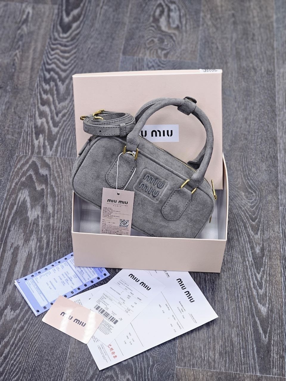 сумка женская miu miu,сумка miu miu,miu miu замшевая серая сумка 23x13 см,сумка женская miu miu серая,сумка замшевая miu miu