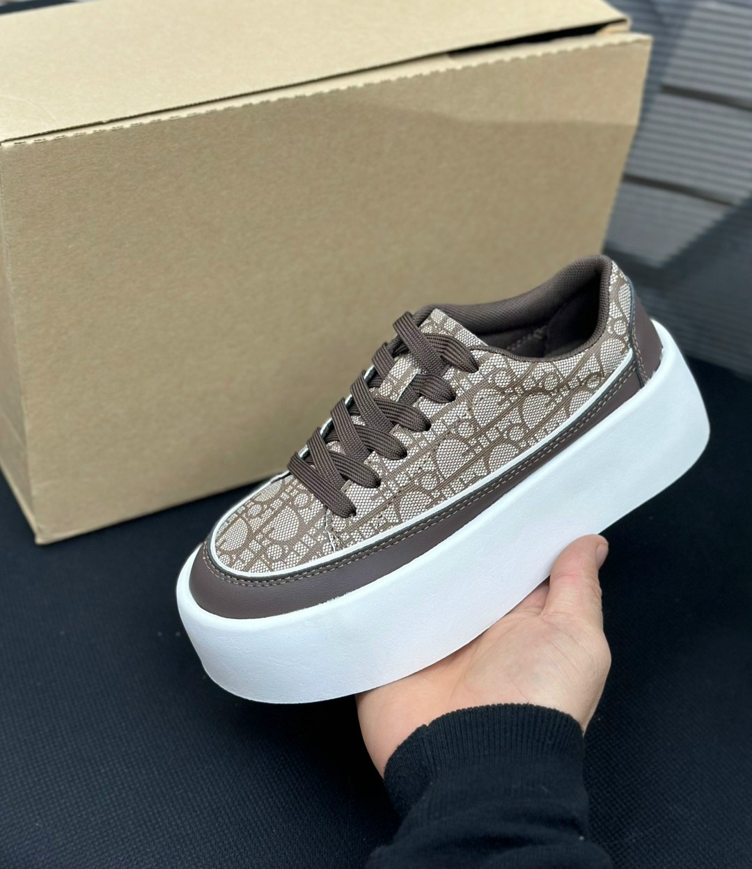 dior женские кеды на платформе walk'n' - grey / white,кеды диор,кеды женские dior,женские бежевые кеды christian dior walk'n' на высокой подошве,кеды диор женские