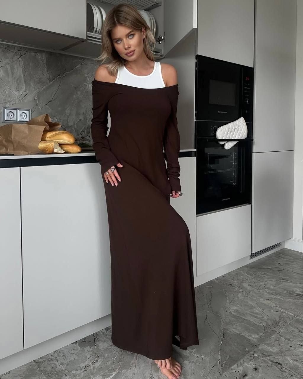 трикотажное платье макси,длинное платье с открытыми плечам,стильное платье,длинное платье женское,длинное платье