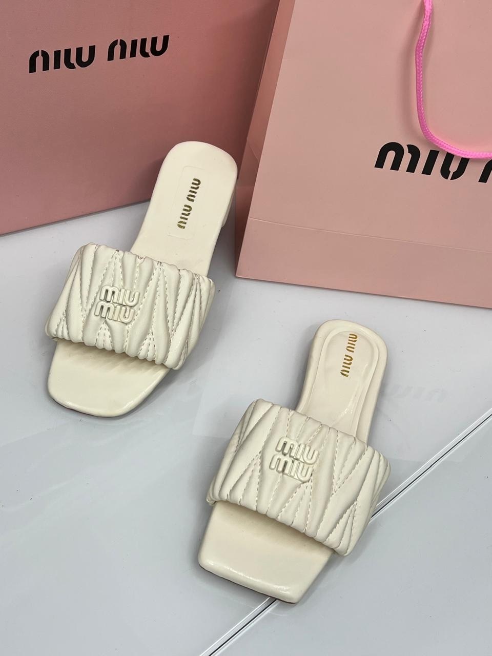 шлепанцы miu miu,,шлепанцы женские,кожаные шлепанцы miu miu,шлепки миу миу