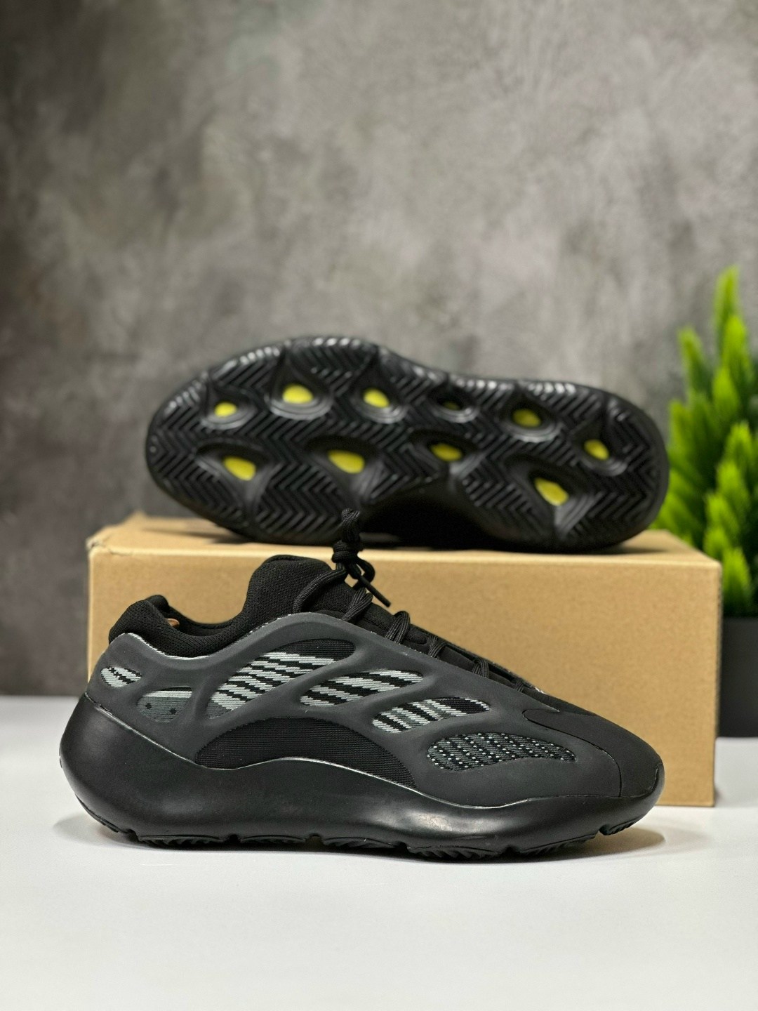 кроссовки adidas yeezy boost 700,adidas yeezy boost 700 v 3,кроссовки adidas yeezy 700,adidas yeezy boost 700,adidas yeezy 700 v 3