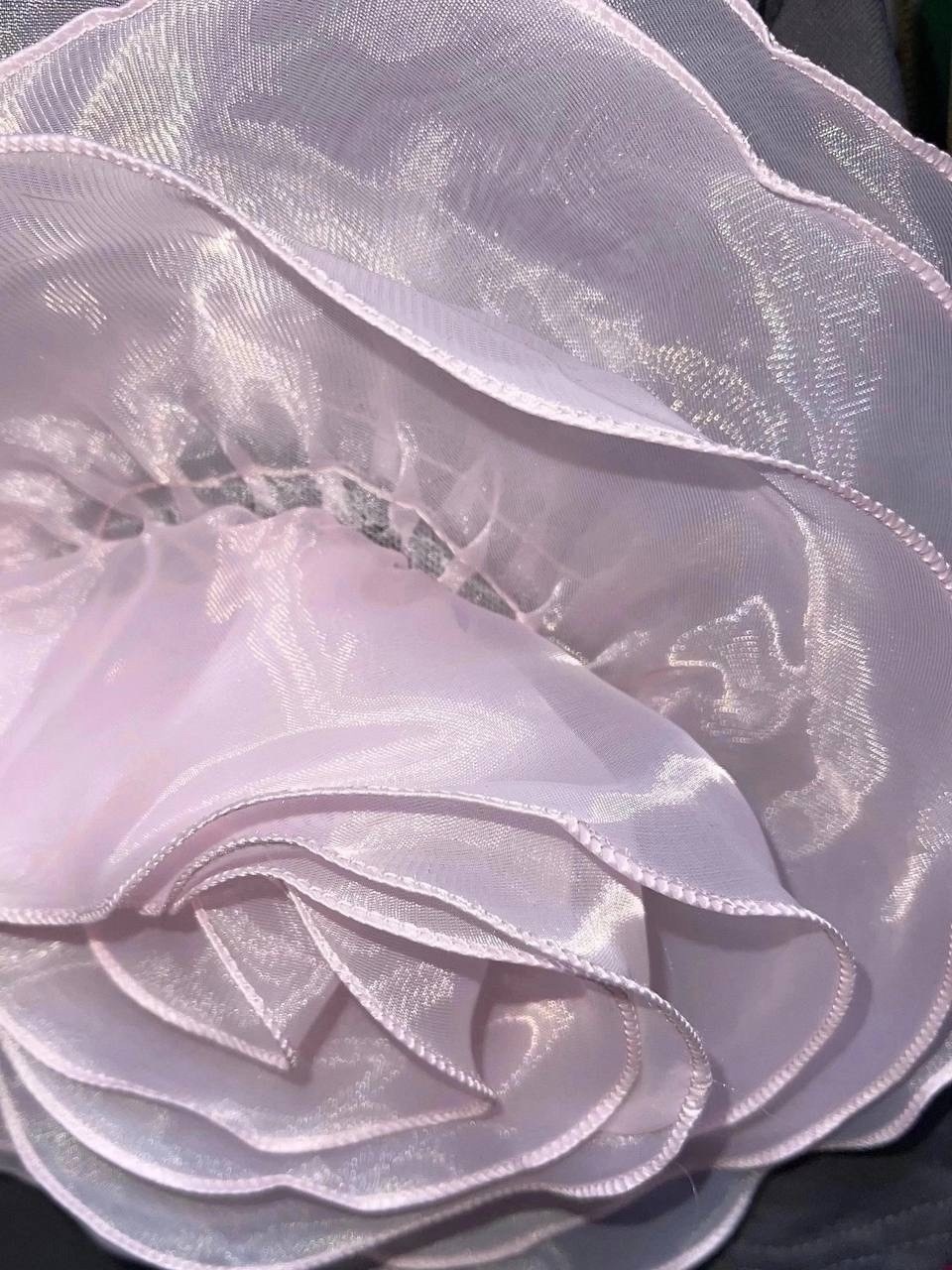 футболка с розами,футболка с цветами,футболка женская,футболка с объемными цветами,летние футболки