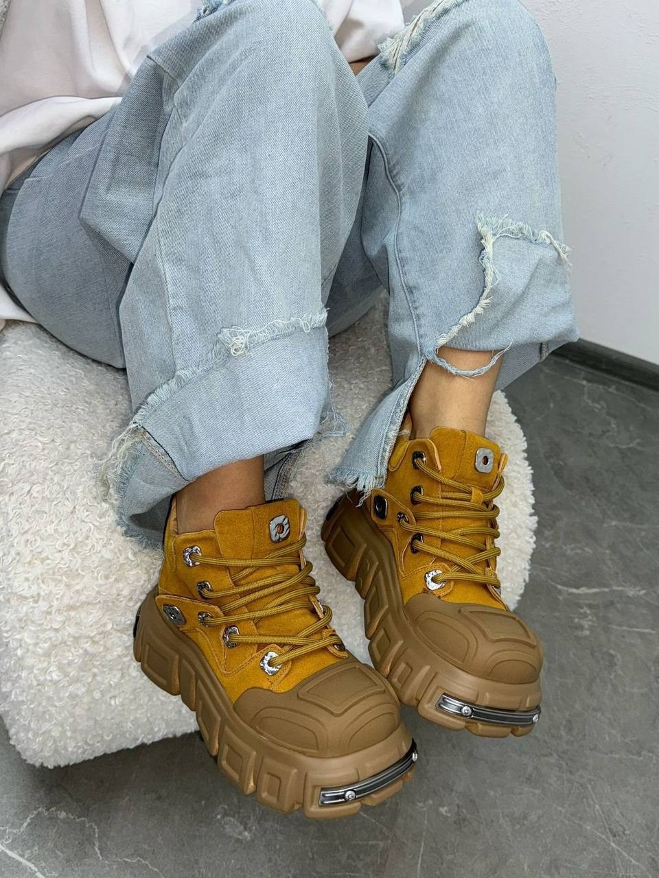 ,светло-коричневые кроссовки на платформе new rock edition vetements,кроссовки buffalo,ботинки buffalo на подошве,кожаные кроссовки на платформе из коллаборации с new rock vetements коричневый