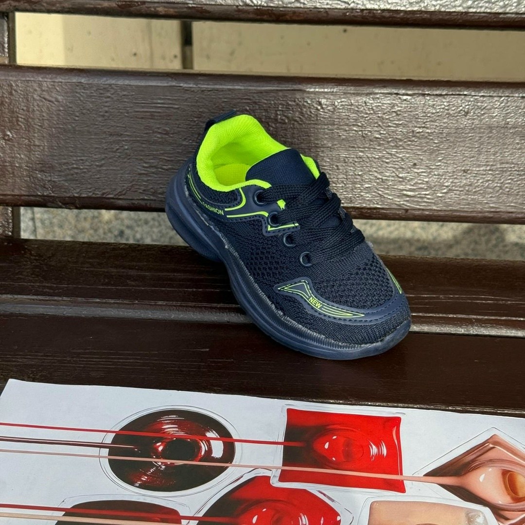 ,черные кроссовки, спортивные,кроссовки женскиe,детские кроссовки