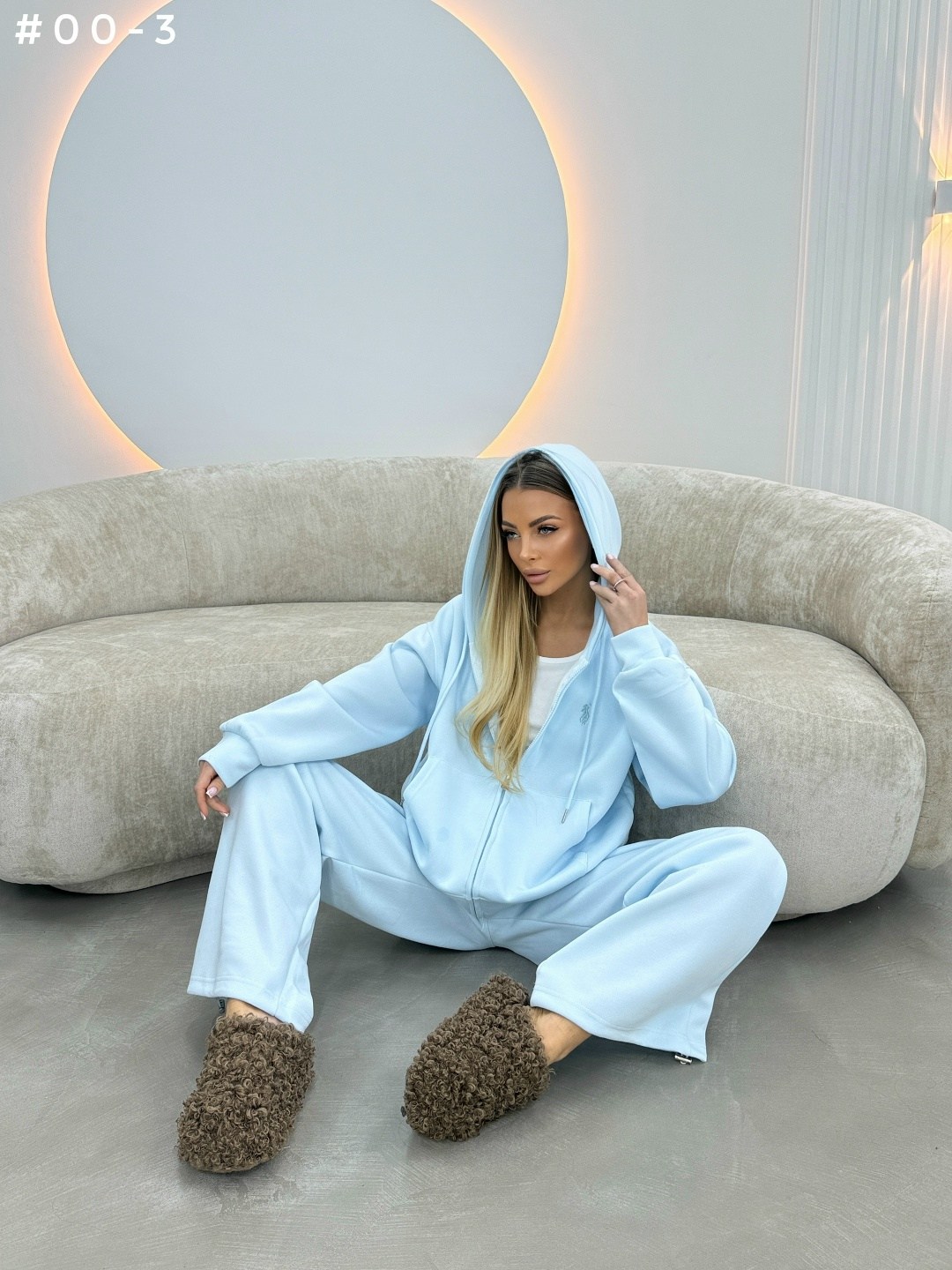 костюм спортивный,костюм голубой,костюм женский спортивный,стильный костюм,трикотажные костюмы