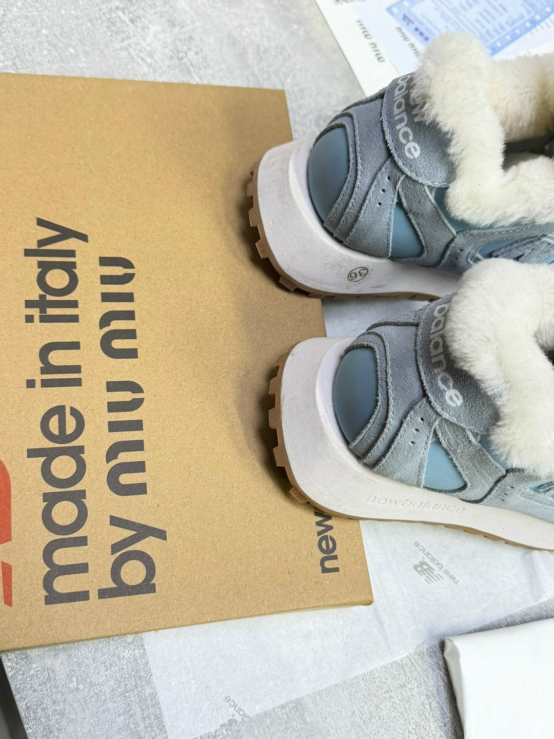 женские замшевые кроссовки new balance x miu miu 2026 бежевые,женские кроссовки с мехом new balance 574 x miu miu premium - beige,кроссовки женские на меху miu miu x new balance,зимние кроссовки рибок