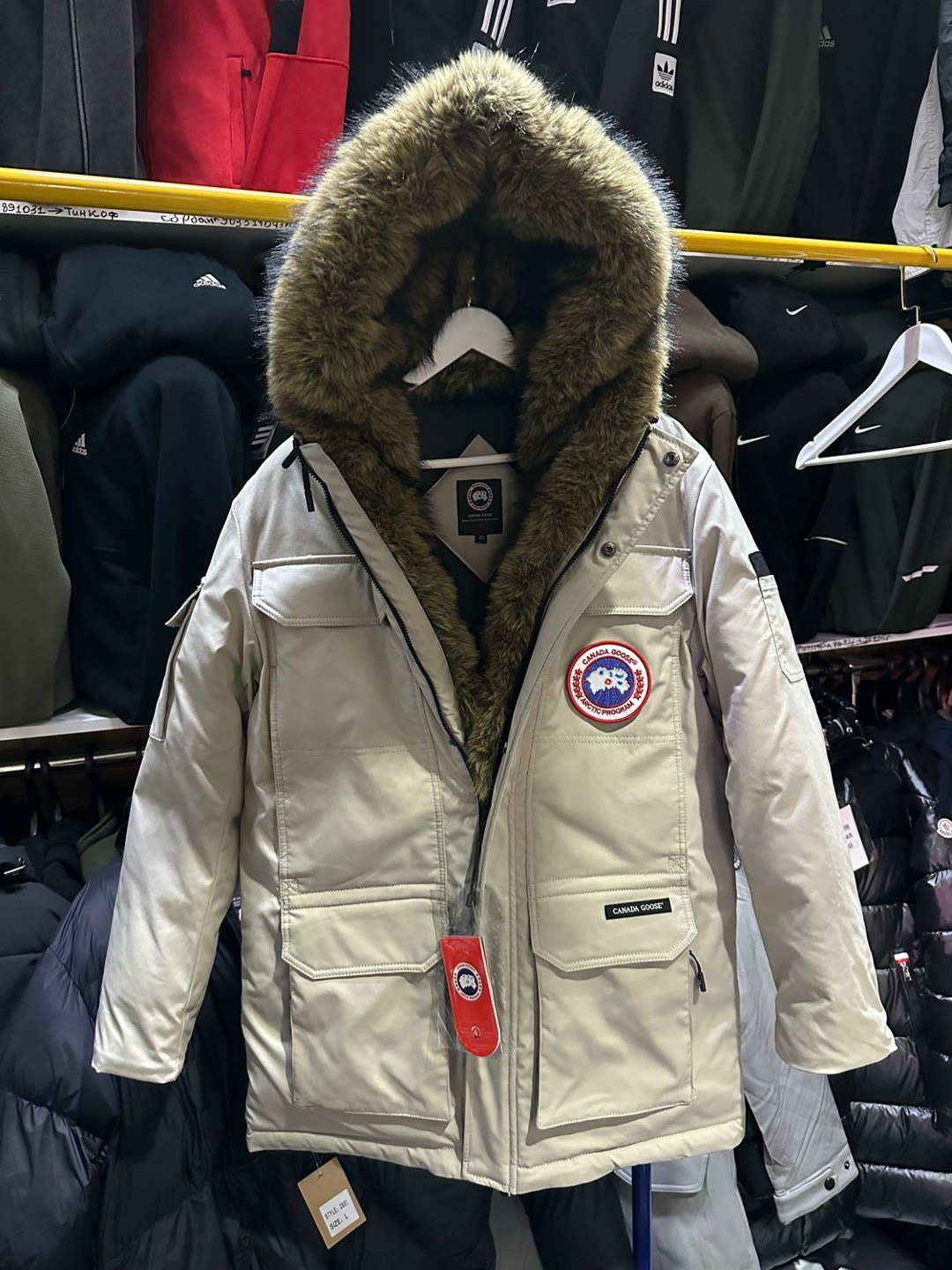 мужская зимняя куртка canada goose,мужские пуховики canada goose,зимние курточки от canada goose,зимняя куртка canada goose,куртка мужская canada goose