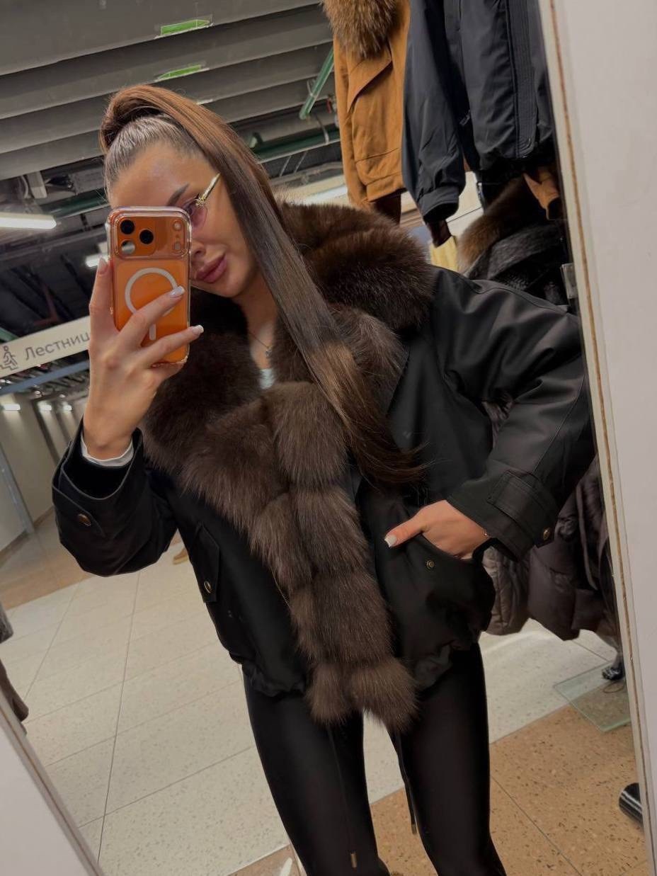 пуховики с мехом,женский пуховик с натуральным мехом max mara premium,пуховики куртки парки,пуховик с натуральным мехом,женский чёрный пуховик с мехом max mara