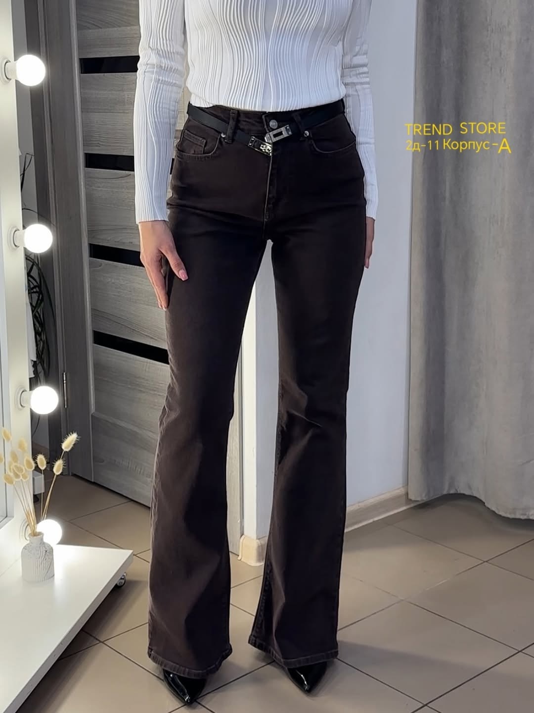 коричневые джинсы,джинсы женские,коричневые расклешенные джинсы,женские джинсы коричневые джинсовые расклешенные брюки,коричневые джинсы клеш