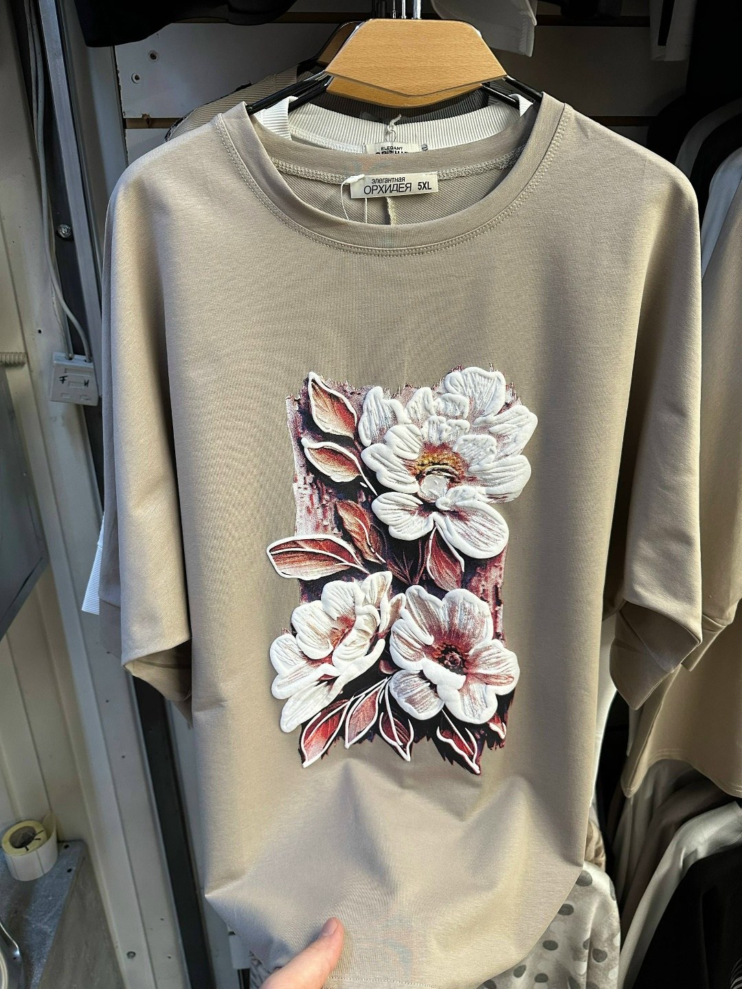 женская футболка,футболки с вышивкой,летние футболки,футболка с рисунком,стильная футболка