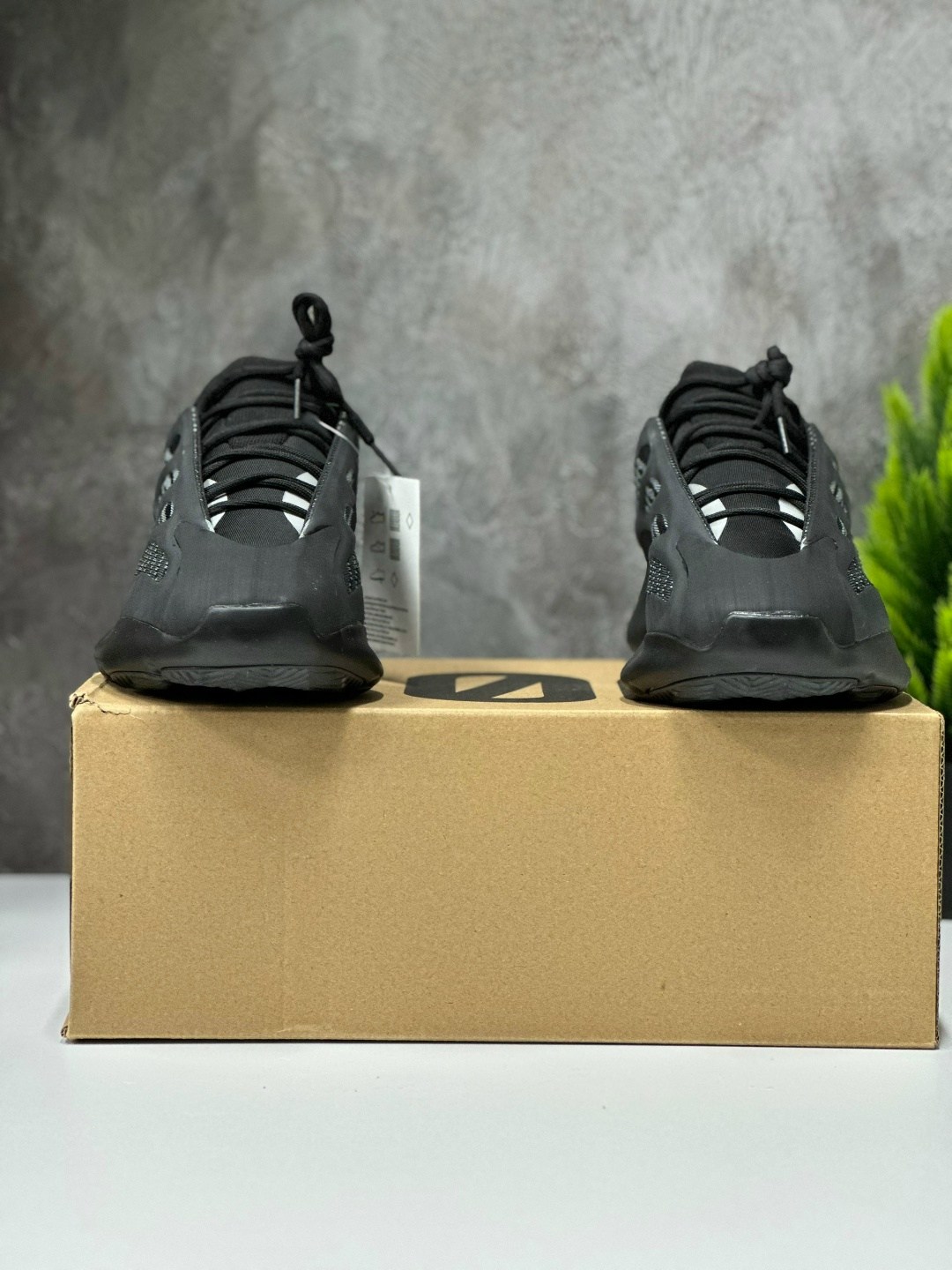 кроссовки adidas yeezy boost 700,adidas yeezy boost 700 v 3,кроссовки adidas yeezy 700,adidas yeezy boost 700,adidas yeezy 700 v 3