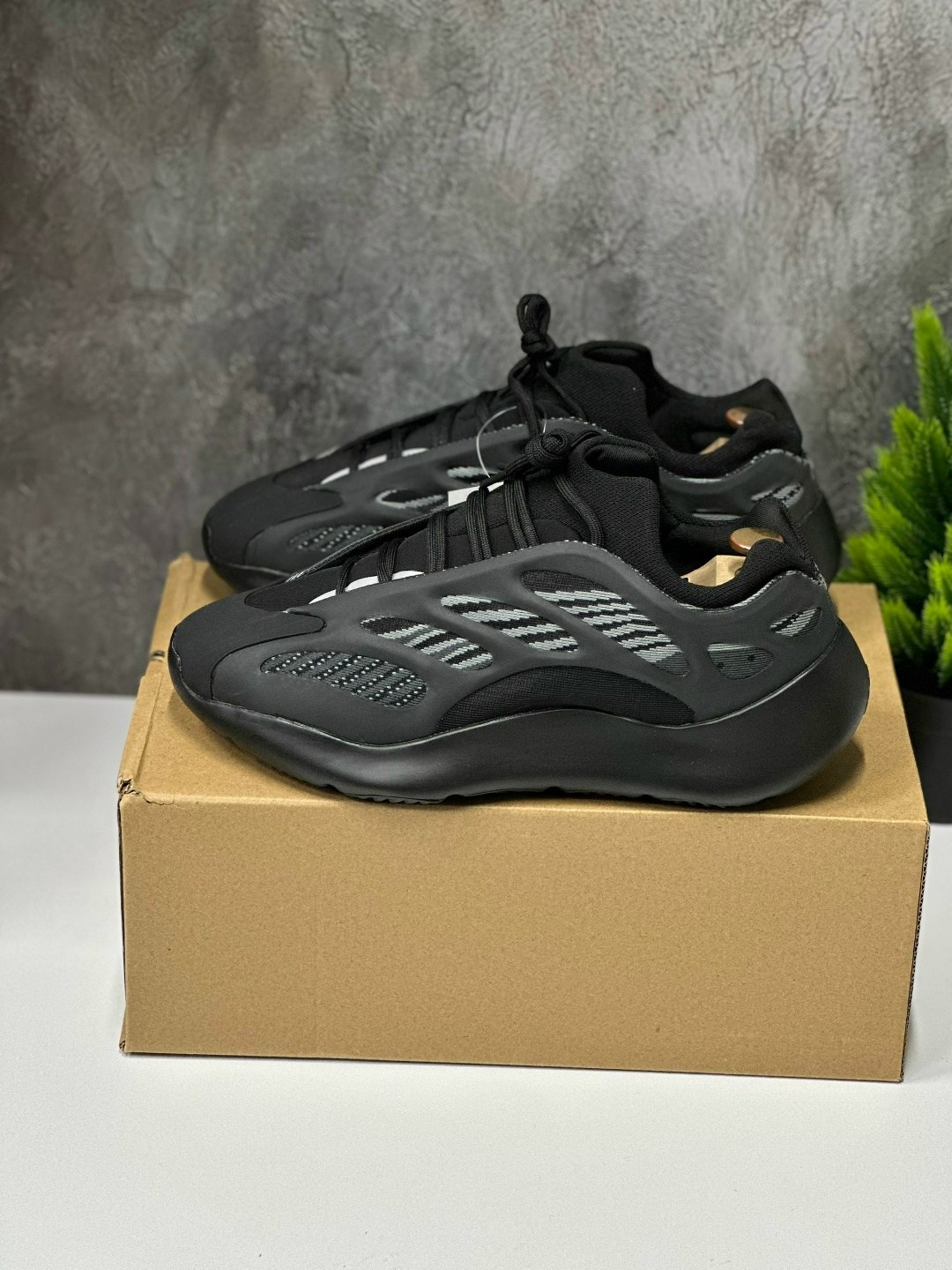 кроссовки adidas yeezy boost 700,adidas yeezy boost 700 v 3,кроссовки adidas yeezy 700,adidas yeezy boost 700,adidas yeezy 700 v 3