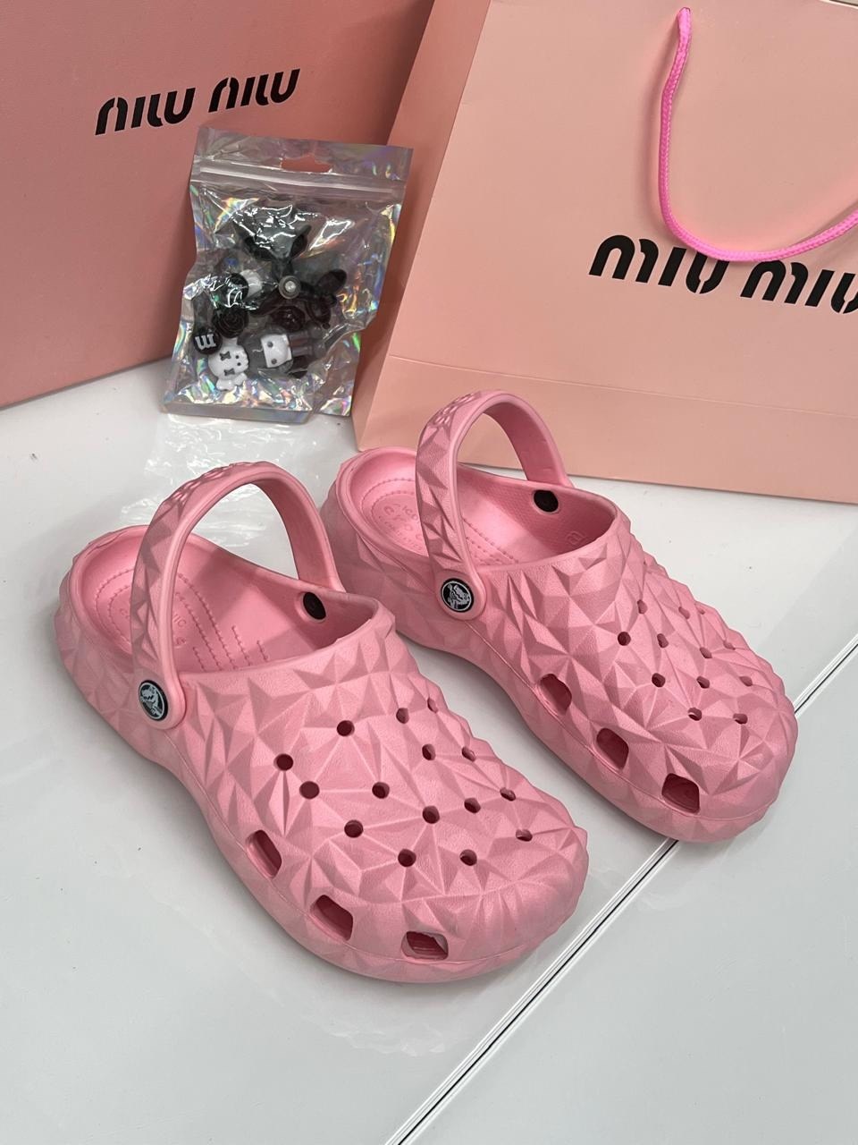 женские кроксы,кроксы модные,,crocs женские,шлепанцы женские
