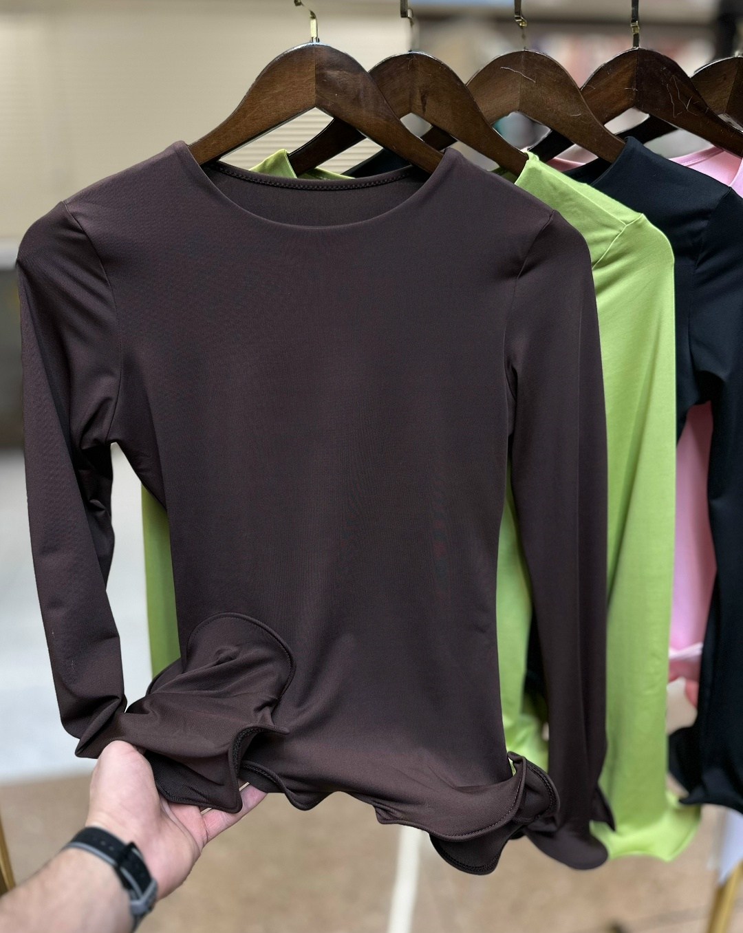 джинсы модные,женские джинсы широкие,джинсы с цепочкой,женские джинсы,джинсы стильные