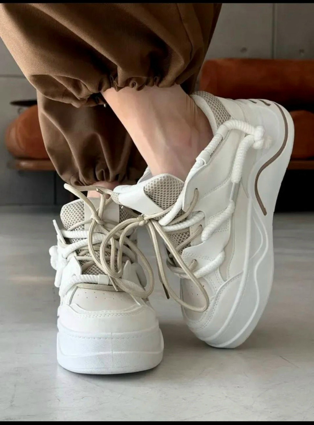 ,женские кроссовки,кроссовки дутыши,массивные кроссовки,женские массивные кроссовки