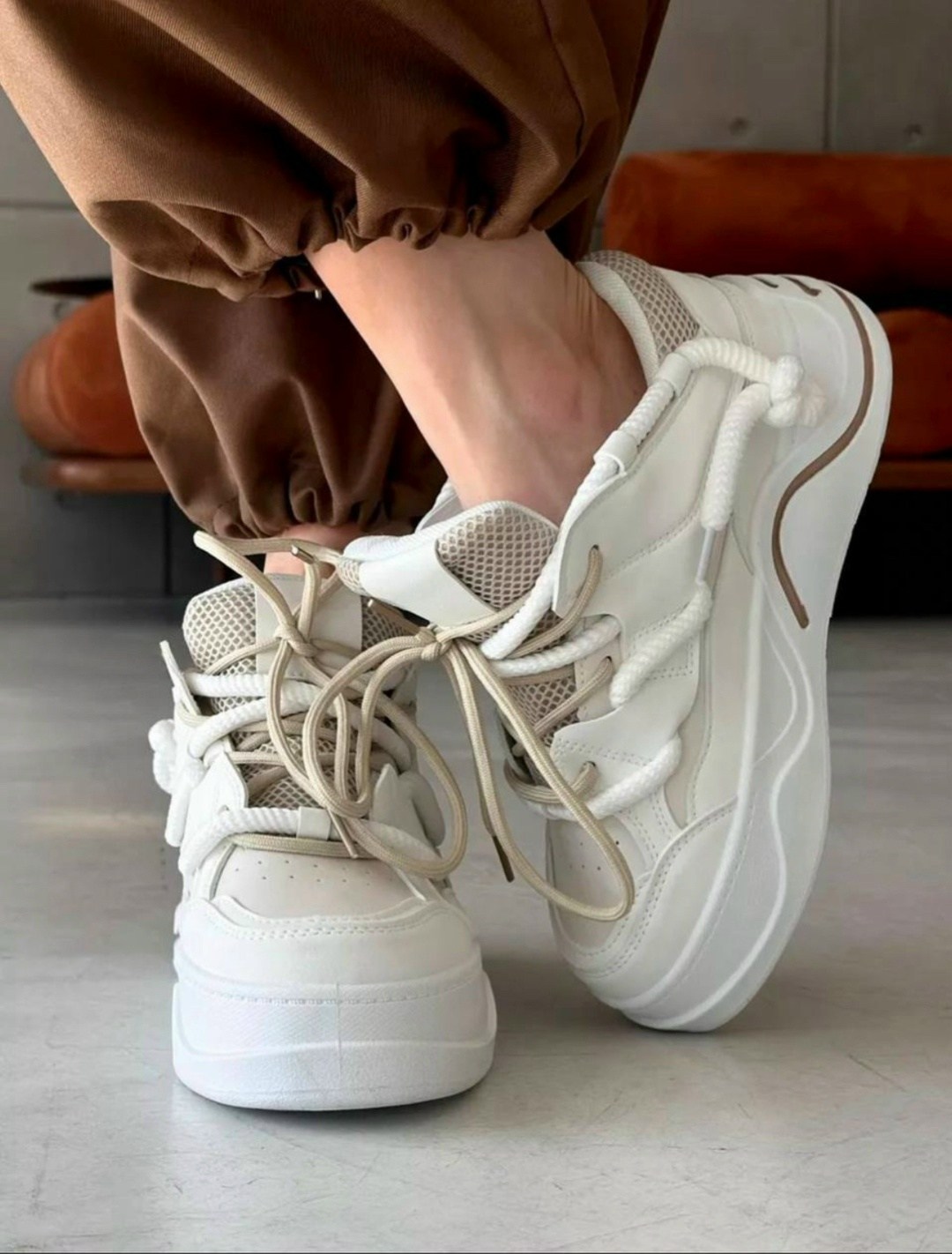 ,женские кроссовки,кроссовки дутыши,массивные кроссовки,женские массивные кроссовки