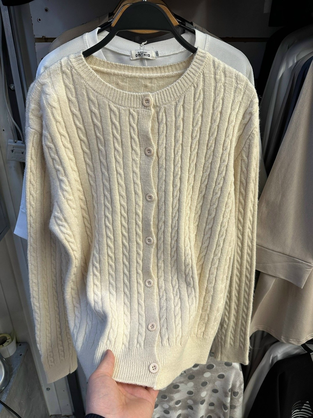 женский вязаный кардиган,вязаные кардиганы,кардиган,кардиган с круглым вырезом,кашемировый кардиган с круглым вырезом