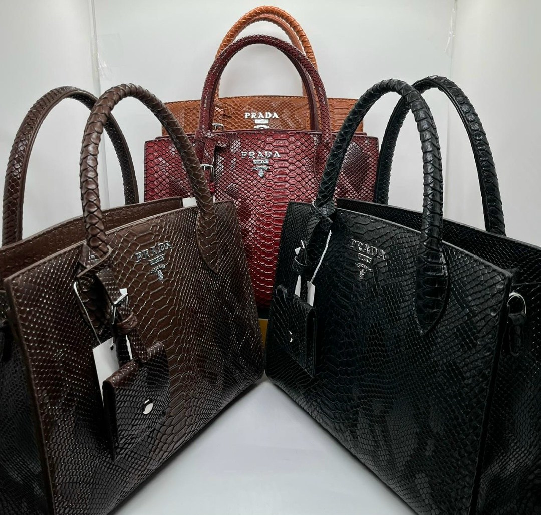 сумки эконика бордовая змеиная кожа,сумка прада бордовая,сумка бордовая,модная сумка,женская сумка