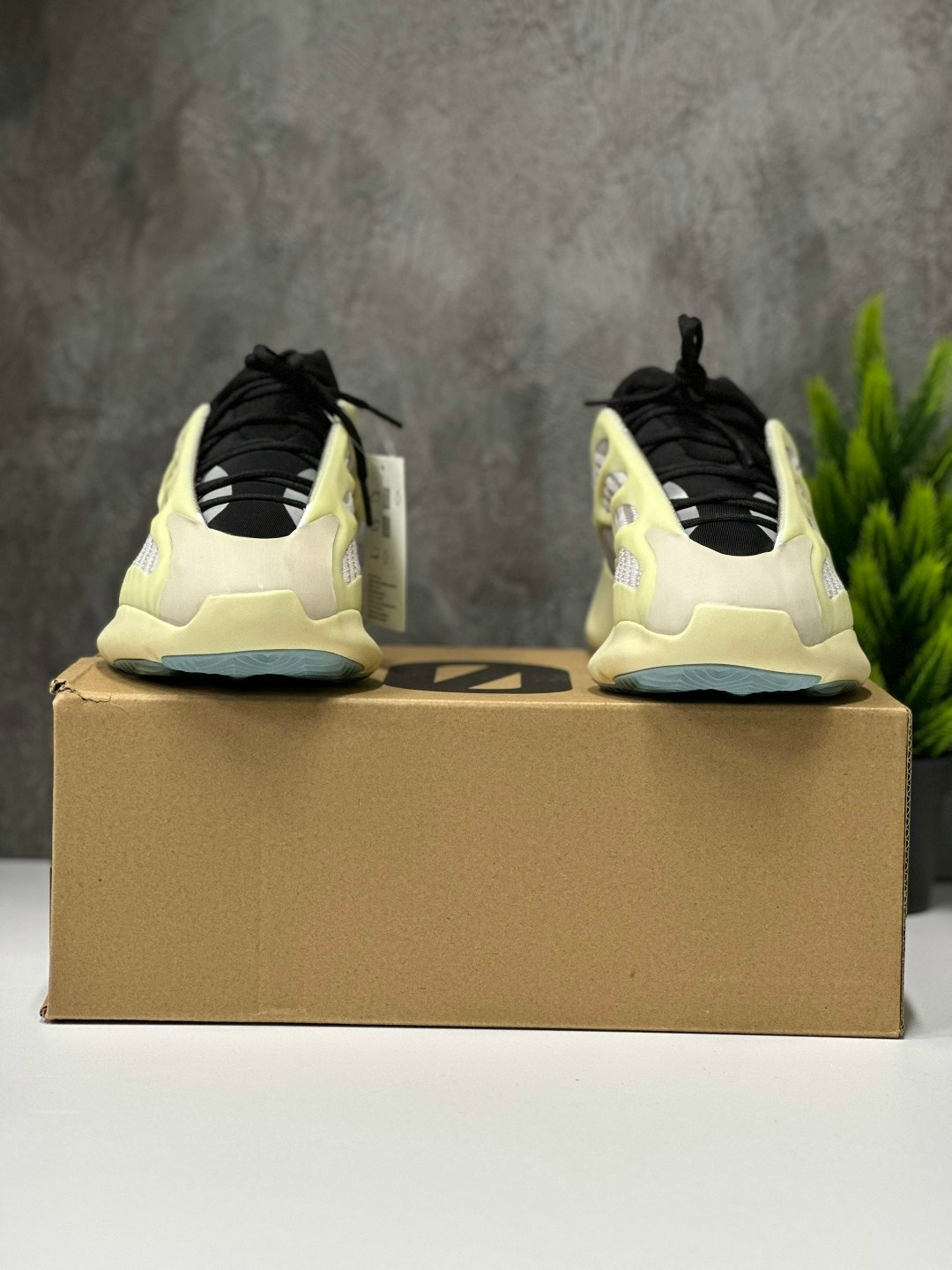 adidas yeezy boost 700 v 3,кроссовки adidas yeezy boost 700,adidas yeezy boost 700,кроссовки adidas yeezy boost 700 v3,adidas yeezy boost 700 v3