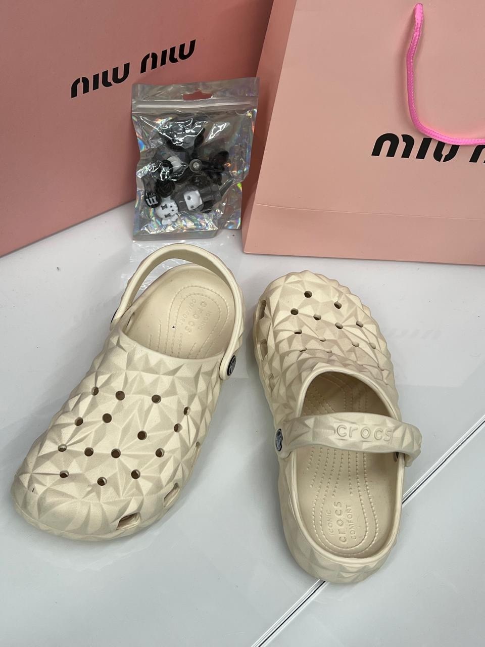 женские кроксы,кроксы модные,,crocs женские,шлепанцы женские