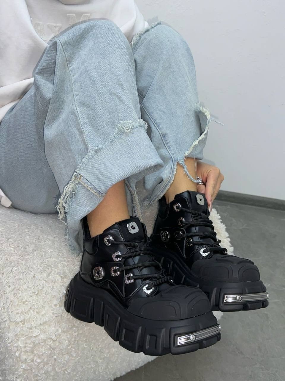 ,светло-коричневые кроссовки на платформе new rock edition vetements,кроссовки buffalo,ботинки buffalo на подошве,кожаные кроссовки на платформе из коллаборации с new rock vetements коричневый