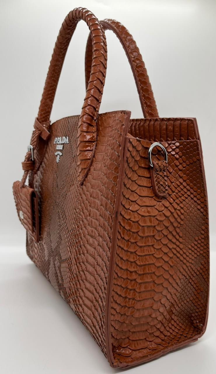 сумки эконика бордовая змеиная кожа,сумка прада бордовая,сумка бордовая,модная сумка,женская сумка