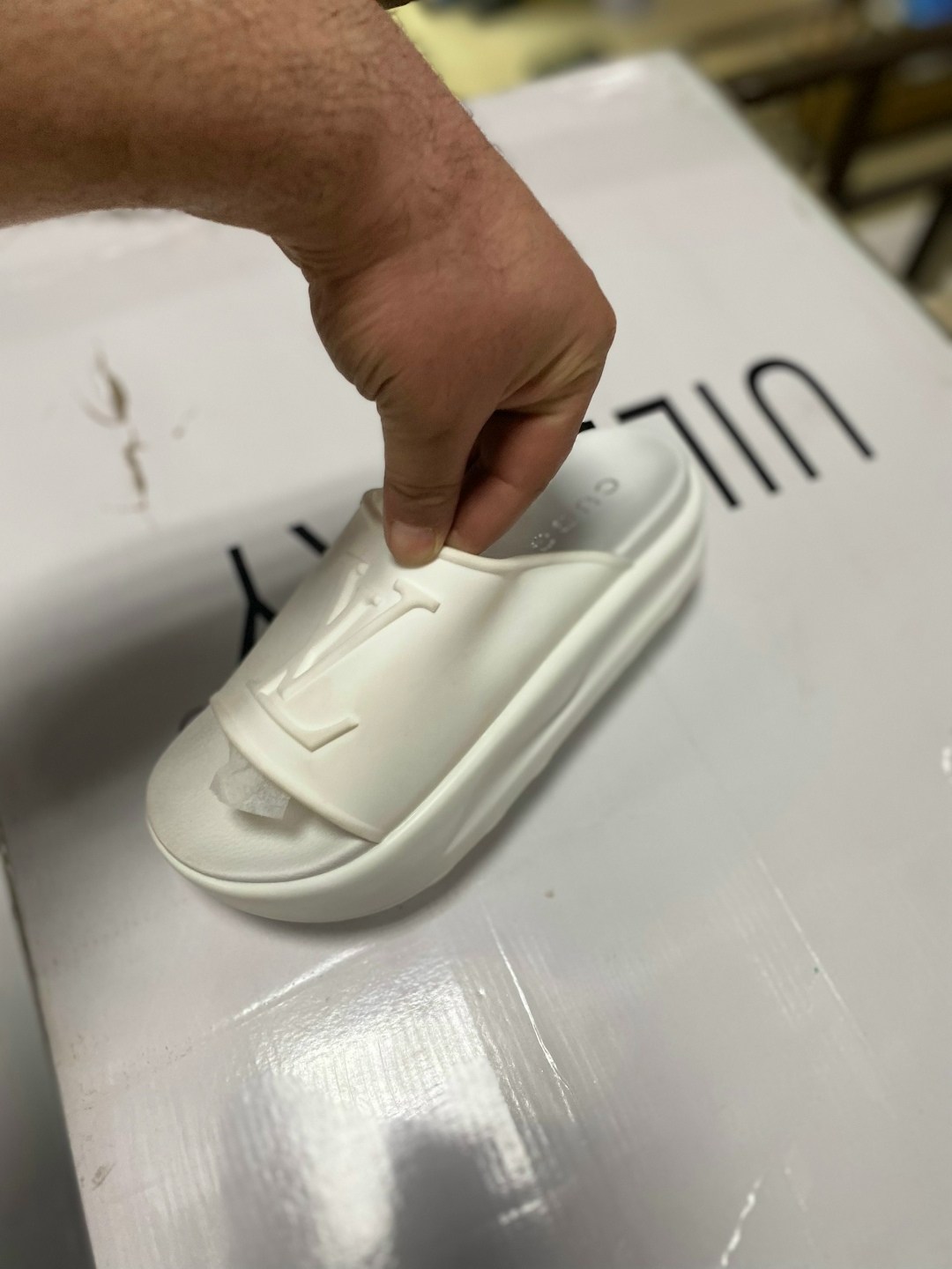 шлепанцы луи виттон белые,шлепки луи витон женские,луи виттон шлепки женские,шлепанцы женские,