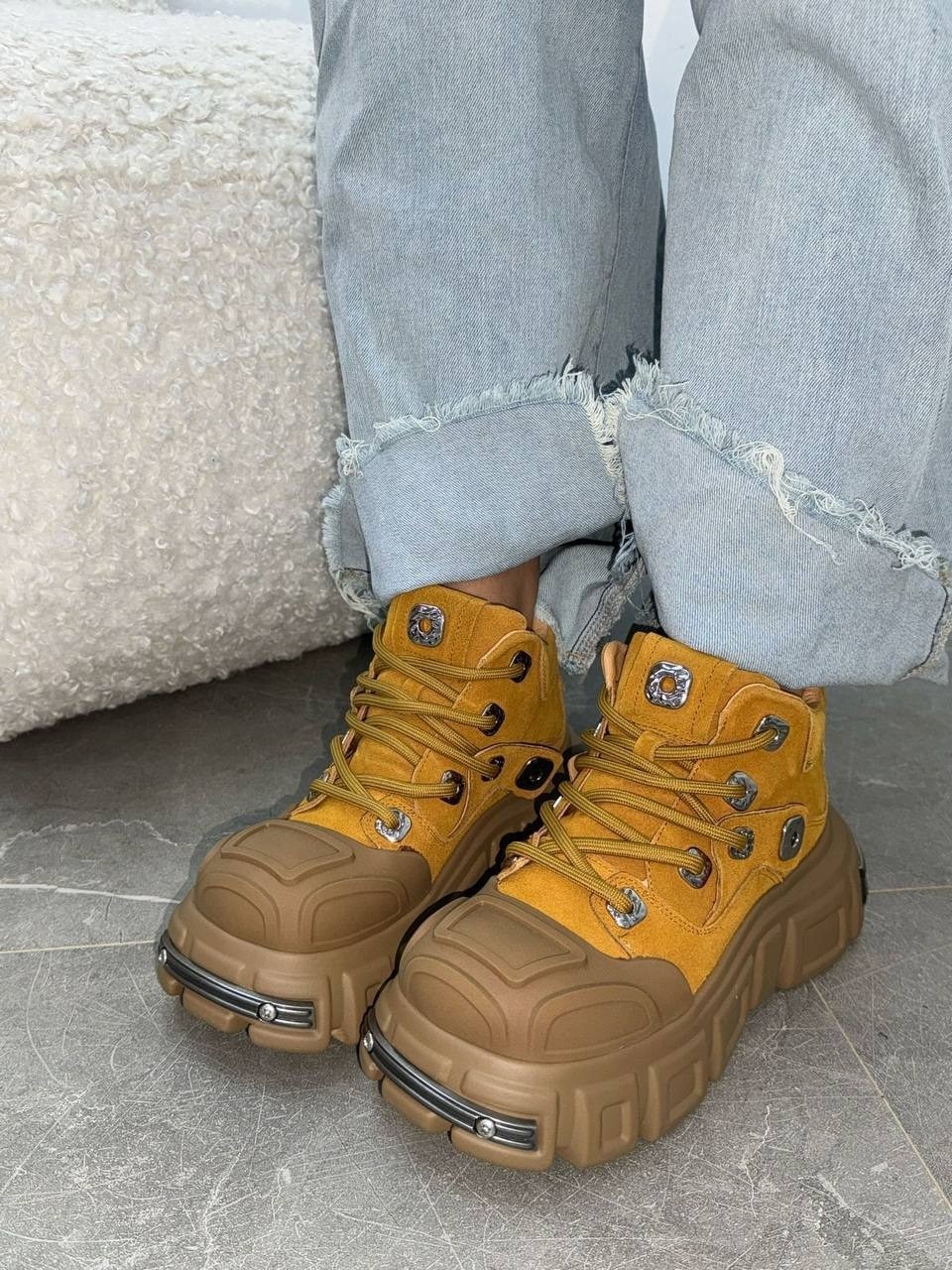 ,светло-коричневые кроссовки на платформе new rock edition vetements,кроссовки buffalo,ботинки buffalo на подошве,кожаные кроссовки на платформе из коллаборации с new rock vetements коричневый