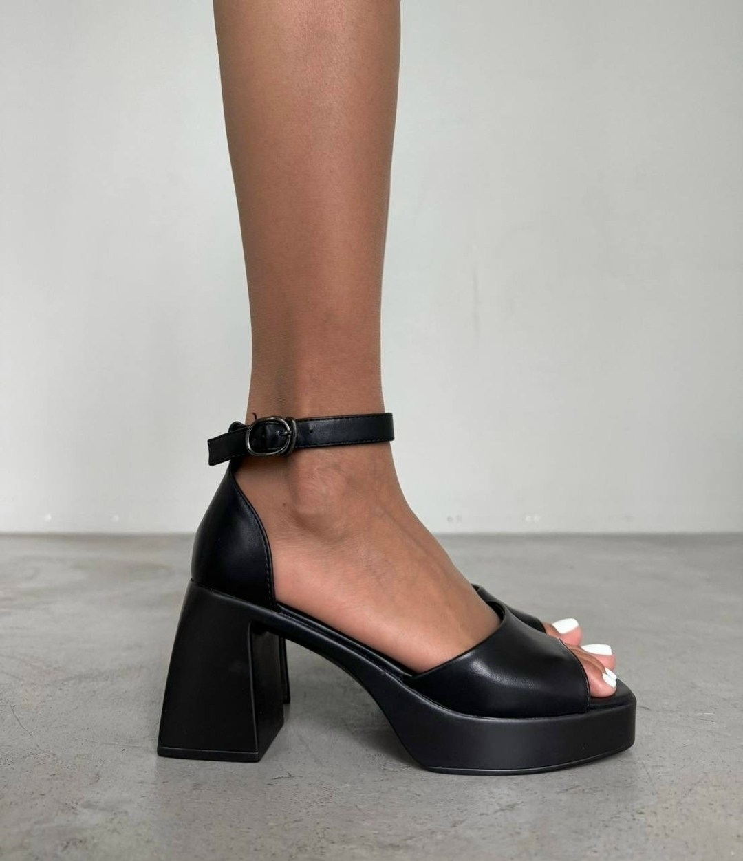босоножки на платформе,босоножки женские,каблуки босоножки,закрытые босоножки,босоножки на платформе с каблуком