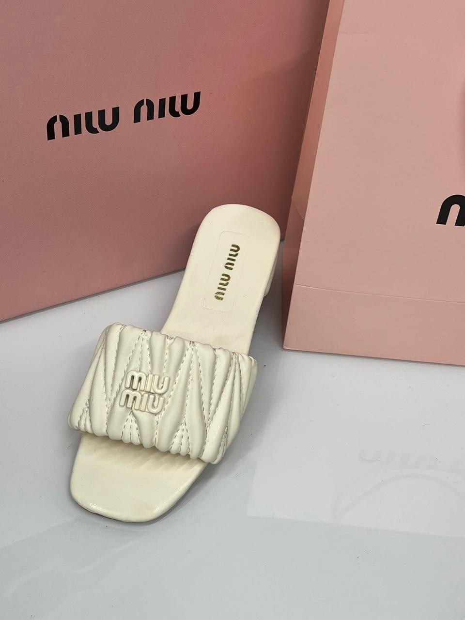 шлепанцы miu miu,,шлепанцы женские,кожаные шлепанцы miu miu,шлепки миу миу