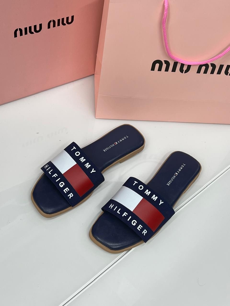 шлепанцы томми хилфигер,сланцы томми хилфигер мужские,тапочки томми хилфигер,шлепки томми хилфигер,шлепанцы tommy hilfiger