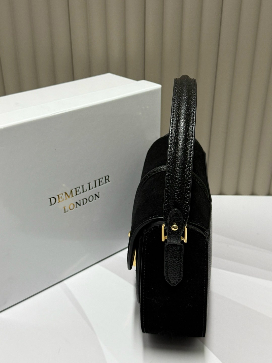 сумка coccinelle,сумка женская coccinelle натуральная замша,замшевая сумка,сумка coccinelle замша натуральная,сумка coccinelle magie mini натуральная замша