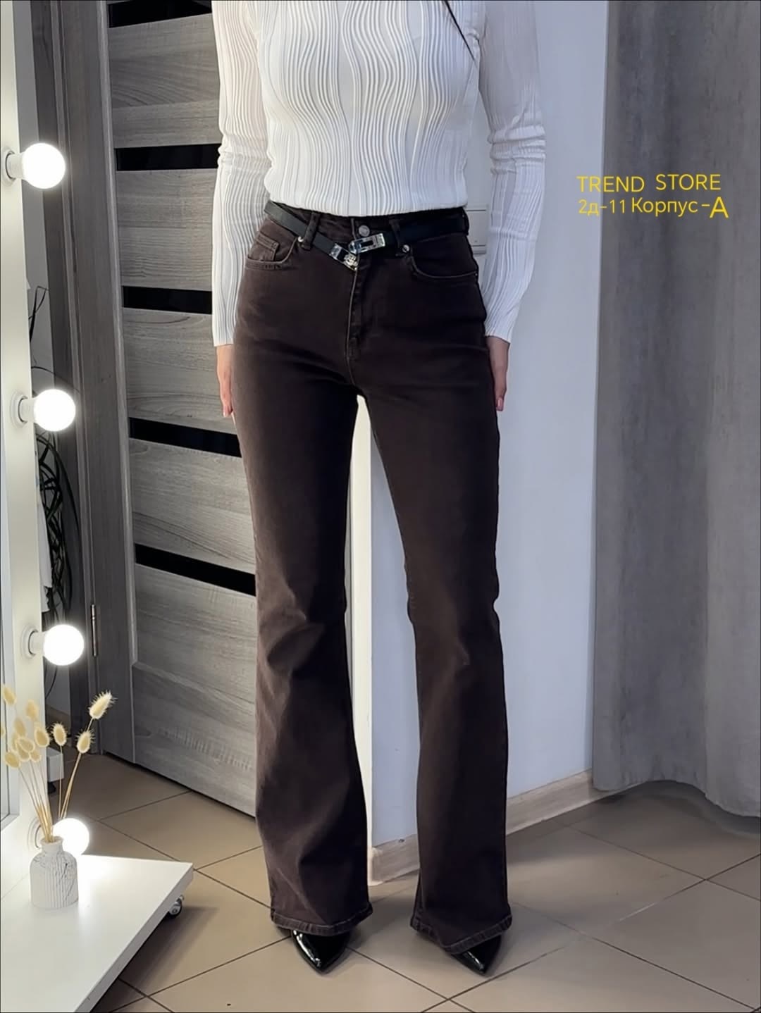 коричневые джинсы,джинсы женские,коричневые расклешенные джинсы,женские джинсы коричневые джинсовые расклешенные брюки,коричневые джинсы клеш