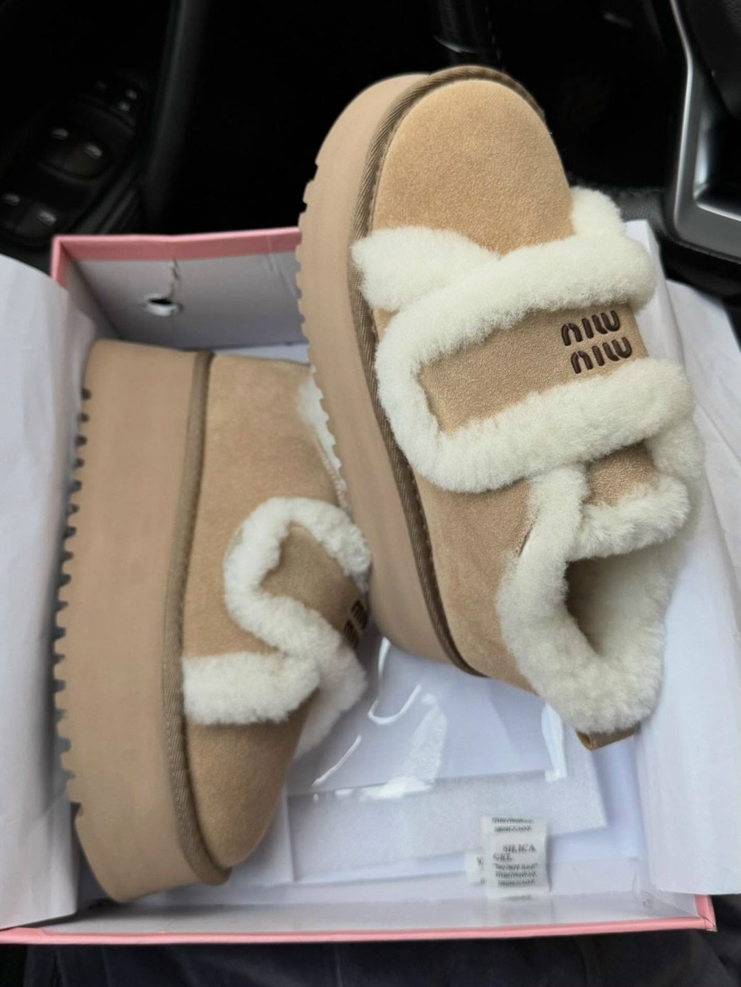 женские угги,,угги зимние короткие с мехом,угги miu miu, женская