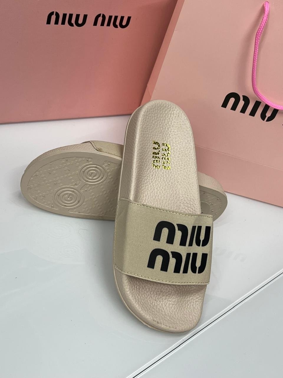 шлепанцы женские,шлепанцы miu miu,шлепанцы модные,,женские шлепки