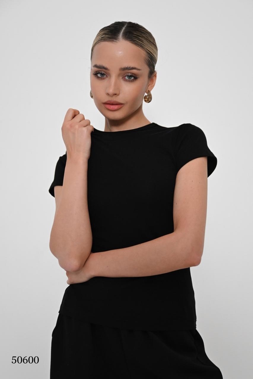 базовая женская футболка,базовая футболка,женская футболка,футболка женская бежевая,белая женская футболка