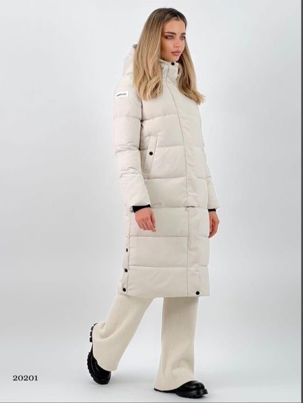 пальто утепленное стеганное зимнее с капюшоном женское бежевого цвета,пальто утепленное стеганное зимнее с капюшоном женское бежевого цвета 9628b,бежевый пуховик,пальто утепленное стеганное зимнее с к