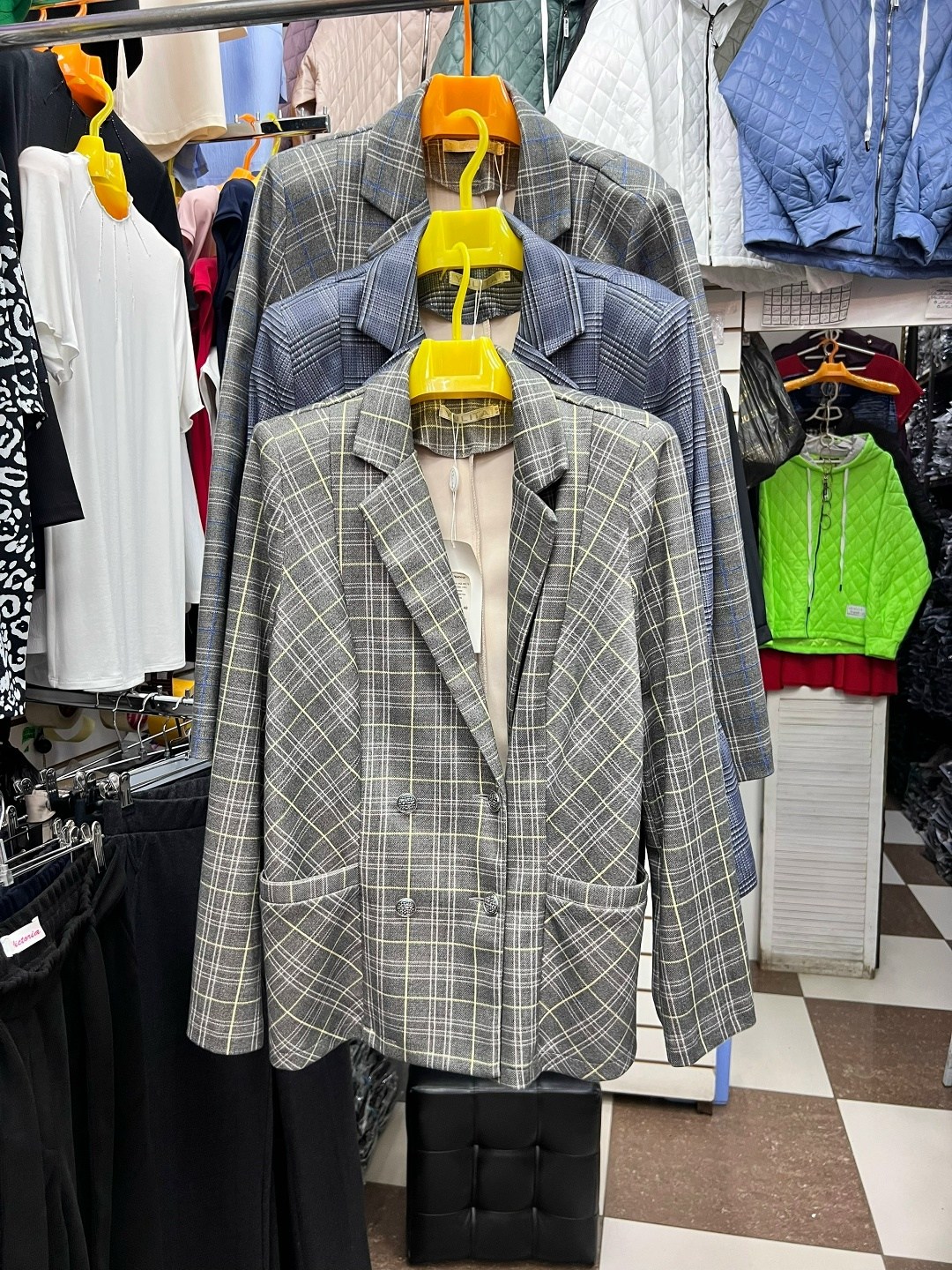 жакет,женские жакеты,костюм с юбкой,элегантный жакет,жакет и пиджак