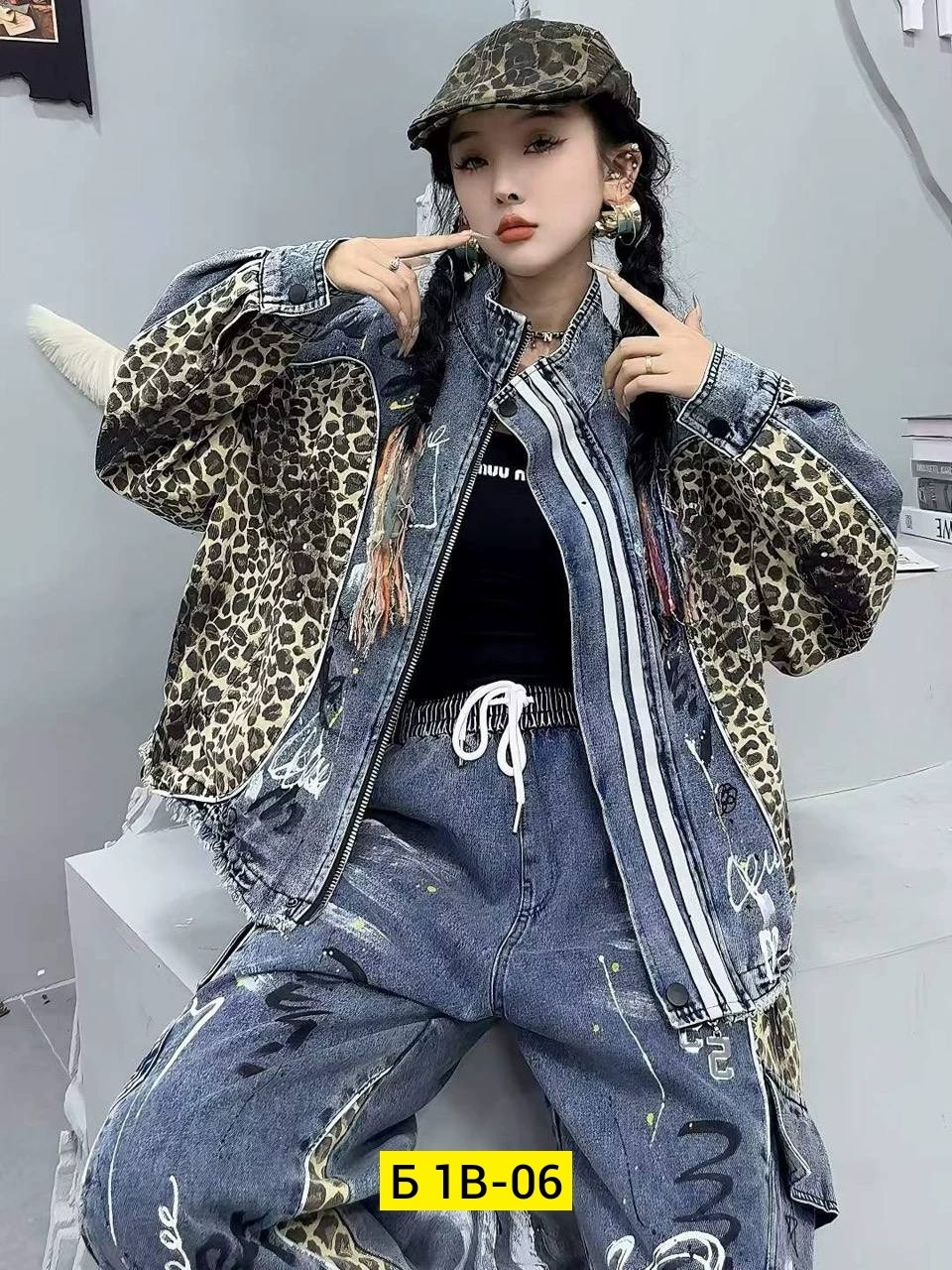 модные костюмы,джинсовый костюм,леопардовая джинсовая куртка,джинсовая куртка,костюм джинсовый женский