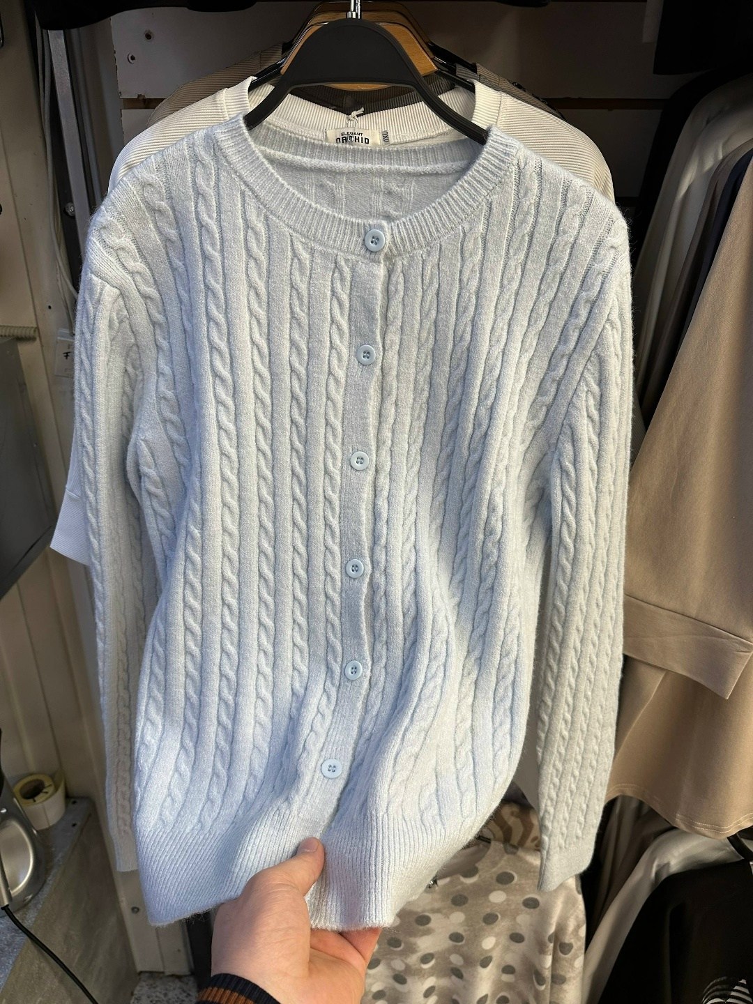 женский вязаный кардиган,вязаные кардиганы,кардиган,кардиган с круглым вырезом,кашемировый кардиган с круглым вырезом