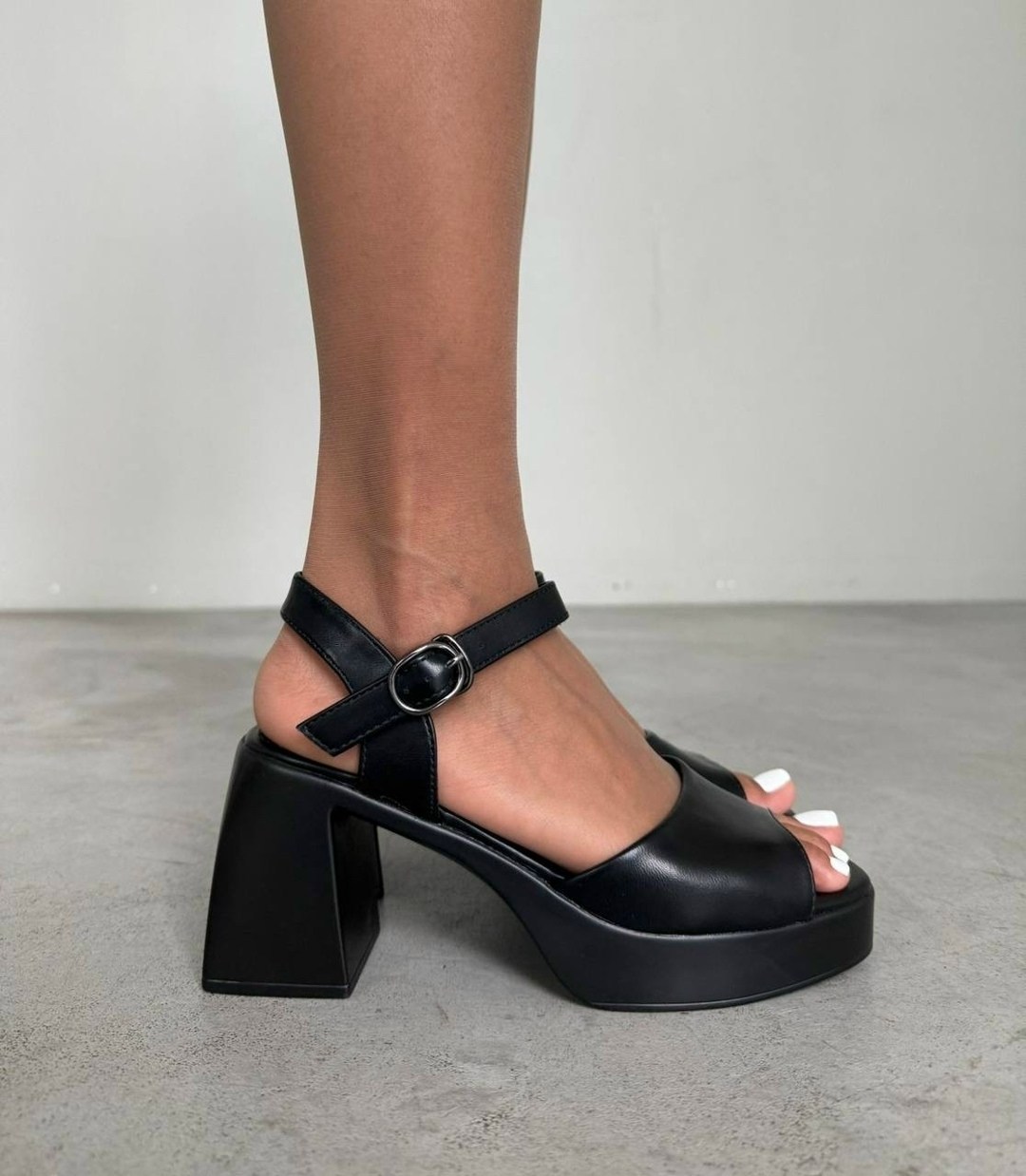 босоножки на платформе,босоножки женские,каблуки босоножки,закрытые босоножки,босоножки на платформе с каблуком