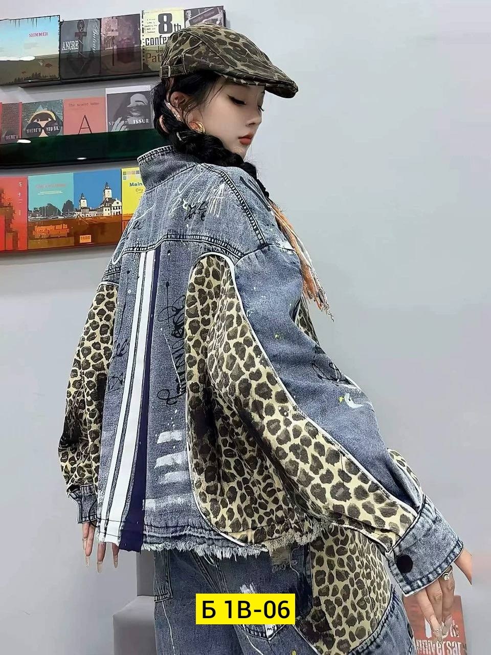 модные костюмы,джинсовый костюм,леопардовая джинсовая куртка,джинсовая куртка,костюм джинсовый женский