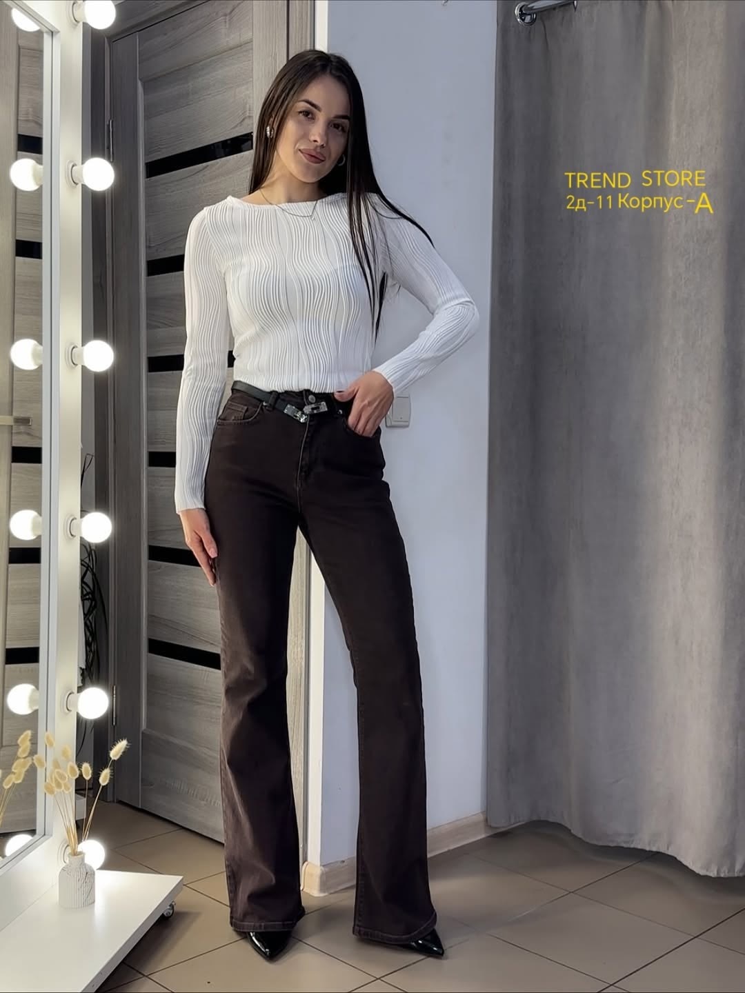 коричневые джинсы,джинсы женские,коричневые расклешенные джинсы,женские джинсы коричневые джинсовые расклешенные брюки,коричневые джинсы клеш