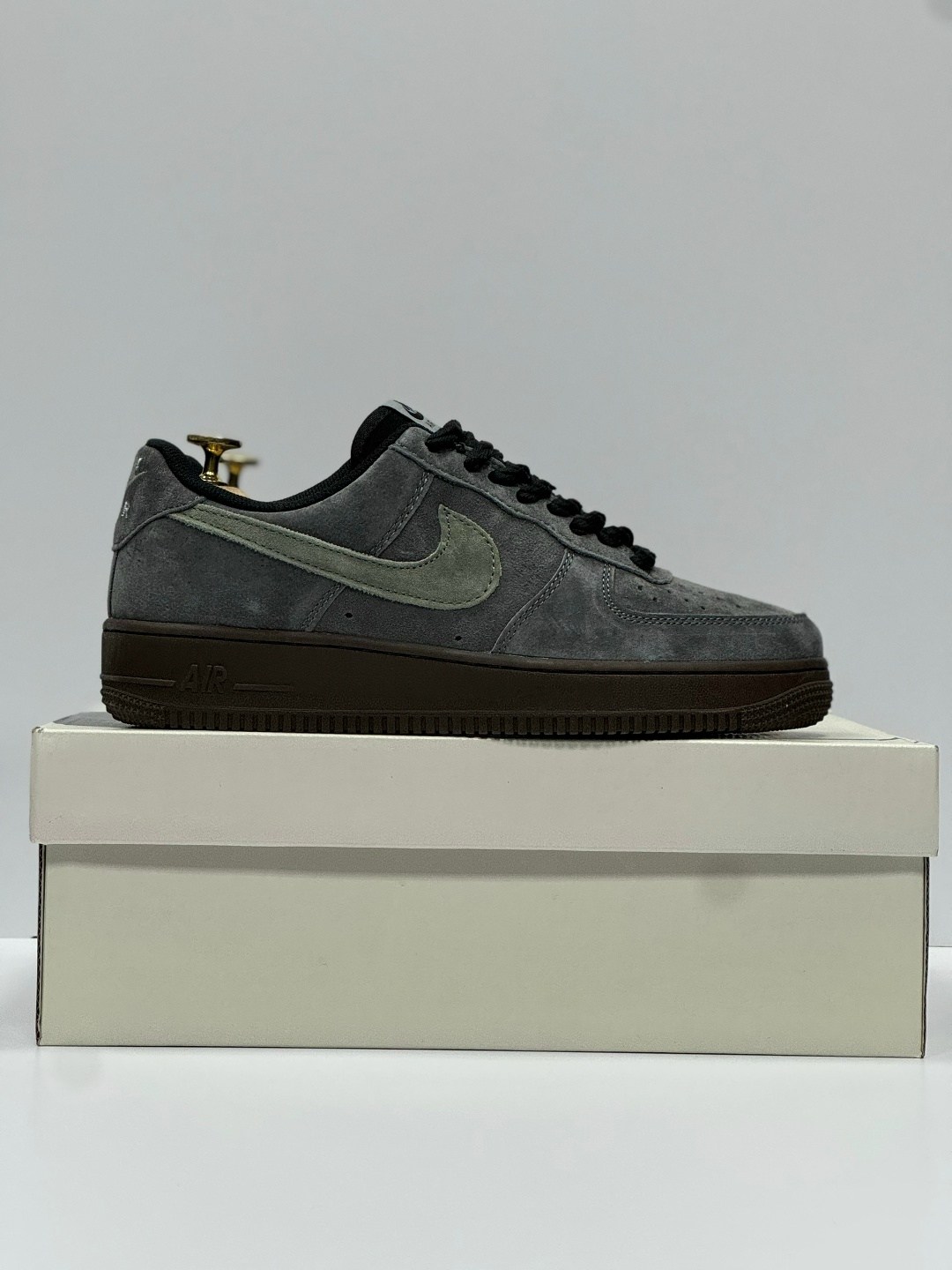 кроссовки nike air force 1,nike air force 1 low,кроссовки nike air force 1 low,nike air force 1 low grey suede,мужские кроссовки nike air force 1 low