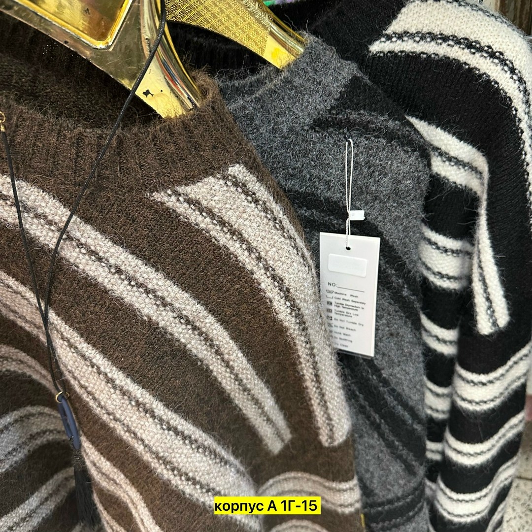 женский свитер,свитер,свитер в полоску женский,свитер оверсайз в полоску,женский трикотажный свитер в полоску